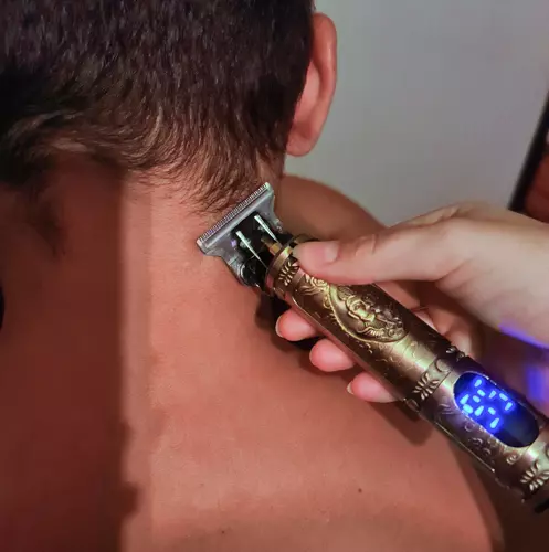 Haj és szakállvágó készlet – 3 darab cserélhető fejjel, tisztítókefével (WNDR19590) - Image 4