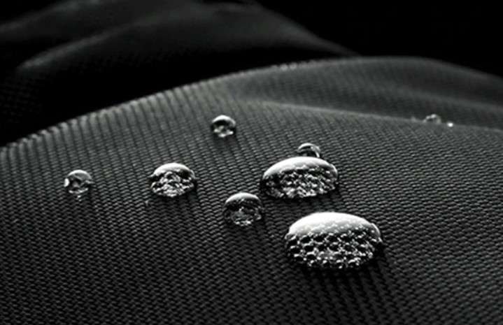 Hátizsák fényvisszaverő mintával, USB és jack porttal, tolltartóval és számkombinációs lakattal - 19 literes (WNDR19374) - Image 4