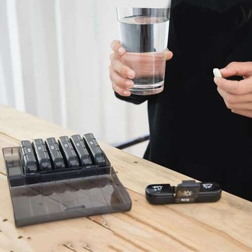 Hét napos gyógyszeradagoló, 7 tárolóval, három részre osztva (WNDR24287) - Image 5