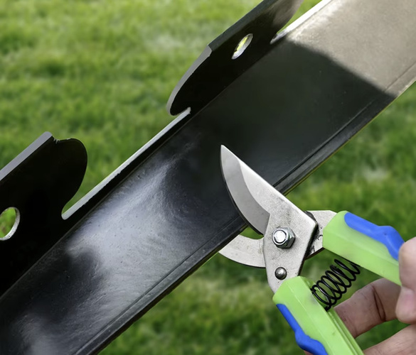 GARDLOV flexibilis kerti perem – 6 cm x 10 m fekete, 20 rögzítő cövekkel (WNDR24562) - Image 3