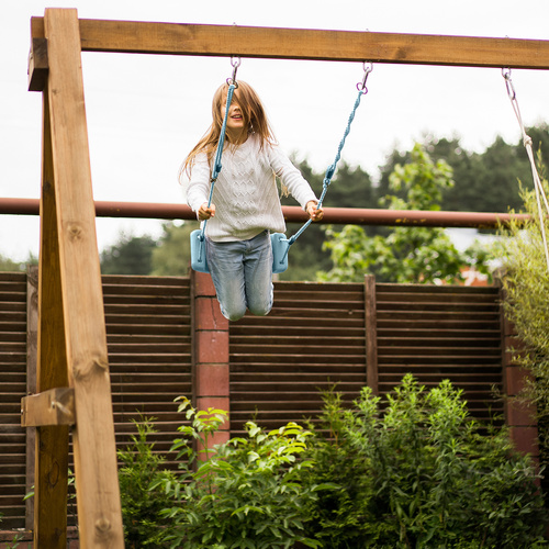 Kruzzel profilozott gyerekhinta – beltéri és kültéri használatra, púderkék (WNDR25446) - Image 2